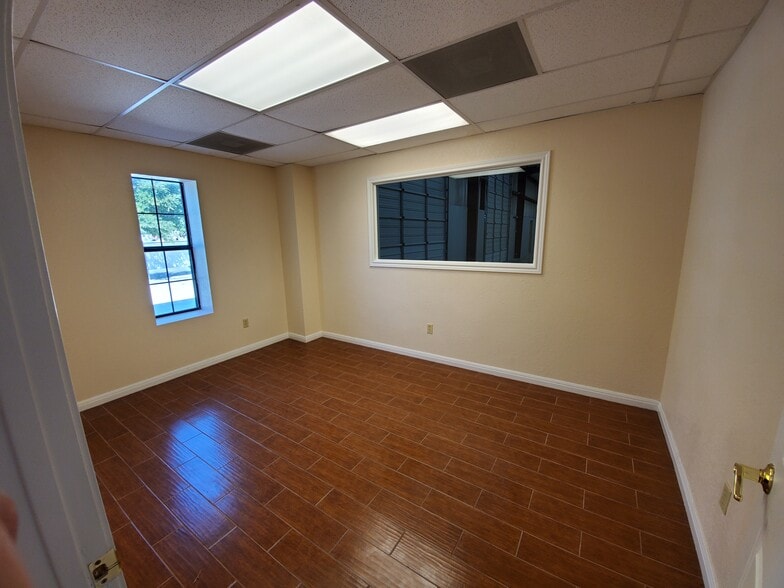 5930 Lookout Bnd, San Antonio, TX à louer - Photo intérieure – Image 3 sur 13