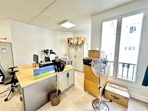 21 Rue Du Faubourg Saint-Antoine, Paris à louer Photo intérieure– Image 2 sur 8