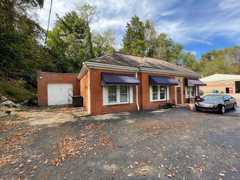 630-640 Long Rd portefeuille de 2 biens à vendre sur LoopNet.fr - Photo de l’immeuble – Image 2 sur 26