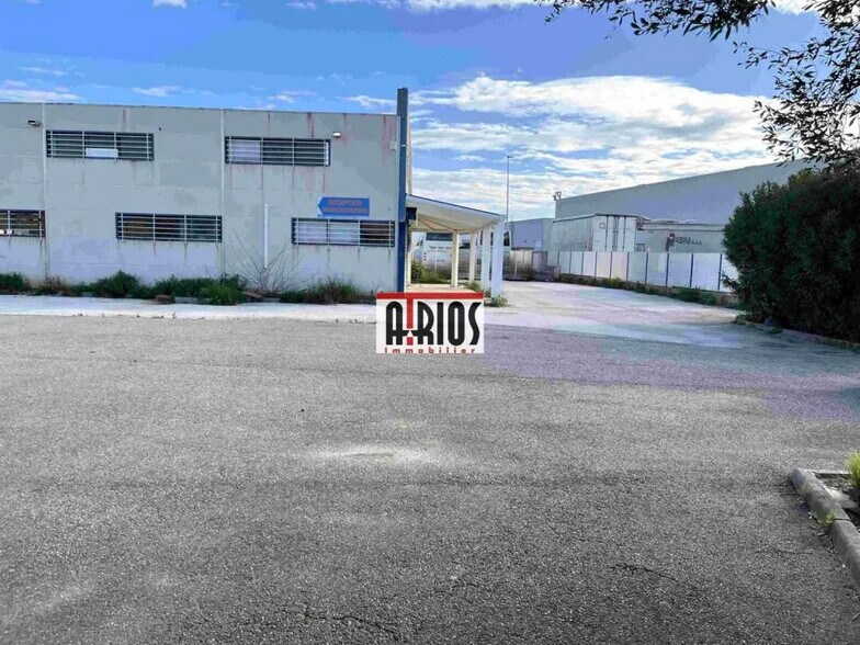 Local d'activités dans La Farlède à vendre - Photo de l’immeuble – Image 3 sur 10