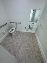 240 S Andrews Ave, Pompano Beach, FL à louer Photo intérieure– Image 1 sur 3