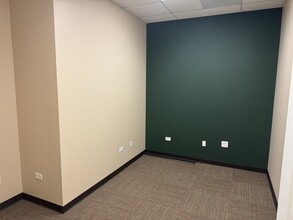 7221 State Park Rd, Fox Lake, IL à louer Photo intérieure– Image 2 sur 7