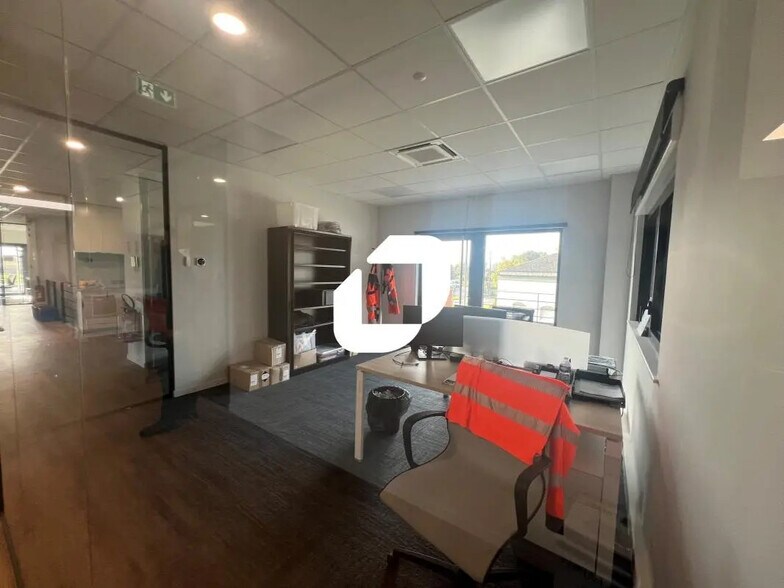 Bureau dans Lestrem à louer - Photo de l’immeuble – Image 3 sur 13