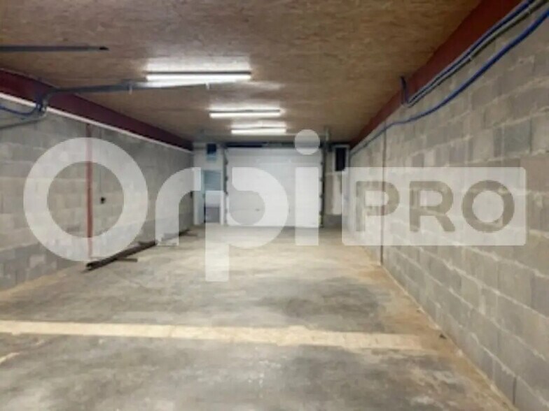 Local d’activités dans Porte des Pierres Dorées à louer - Photo de l’immeuble – Image 1 sur 5