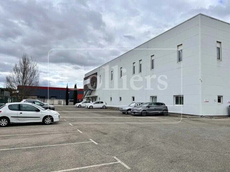 Bureau dans Gardanne à louer - Photo de l’immeuble – Image 3 sur 15