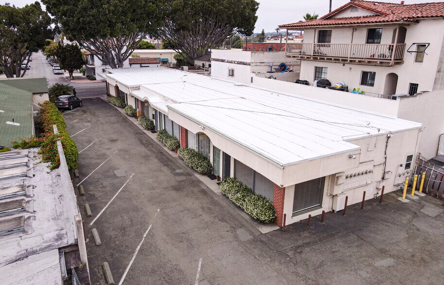 422 N Milpas St, Santa Barbara, CA à louer - Photo de l’immeuble – Image 3 sur 7