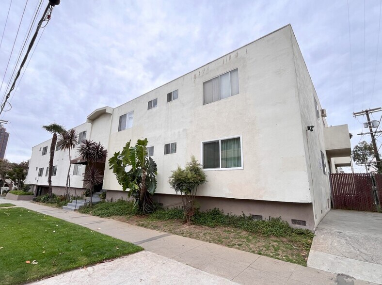 1025 Granville Ave, Los Angeles, CA à vendre - Photo de l’immeuble – Image 3 sur 10