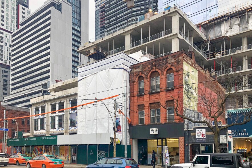 375 Queen St W, Toronto, ON à louer - Photo de l’immeuble – Image 3 sur 4
