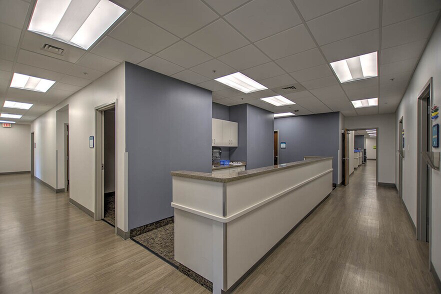 2120 N 27th St, Decatur, IL à vendre - Photo de l’immeuble – Image 3 sur 19