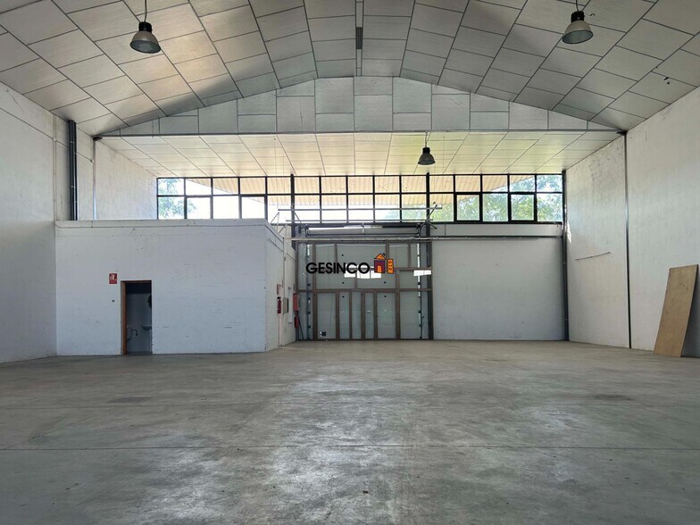 Industriel/Logistique dans Ontinyent, Valencia à louer - Photo de l’immeuble – Image 3 sur 9