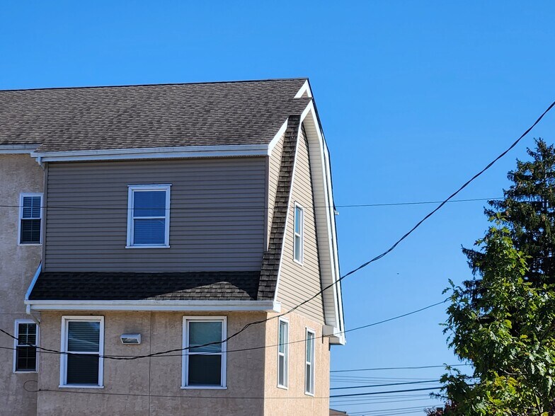 1901 Pennview Rd, Havertown, PA à vendre - Photo de l’immeuble – Image 2 sur 43