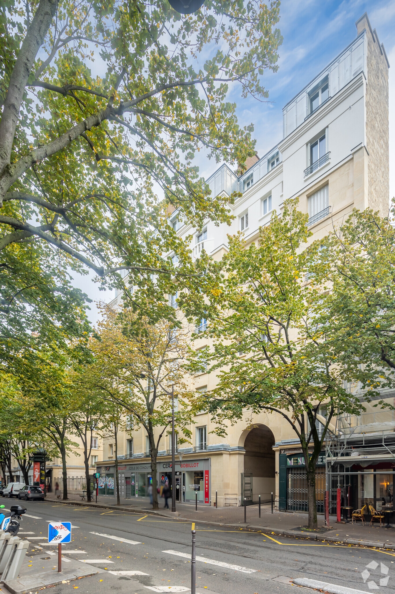 Immeuble residentiel dans Paris à vendre Photo principale– Image 1 sur 2