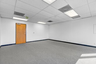 8405 Pershing Dr, Los Angeles, CA à louer Photo intérieure– Image 2 sur 5