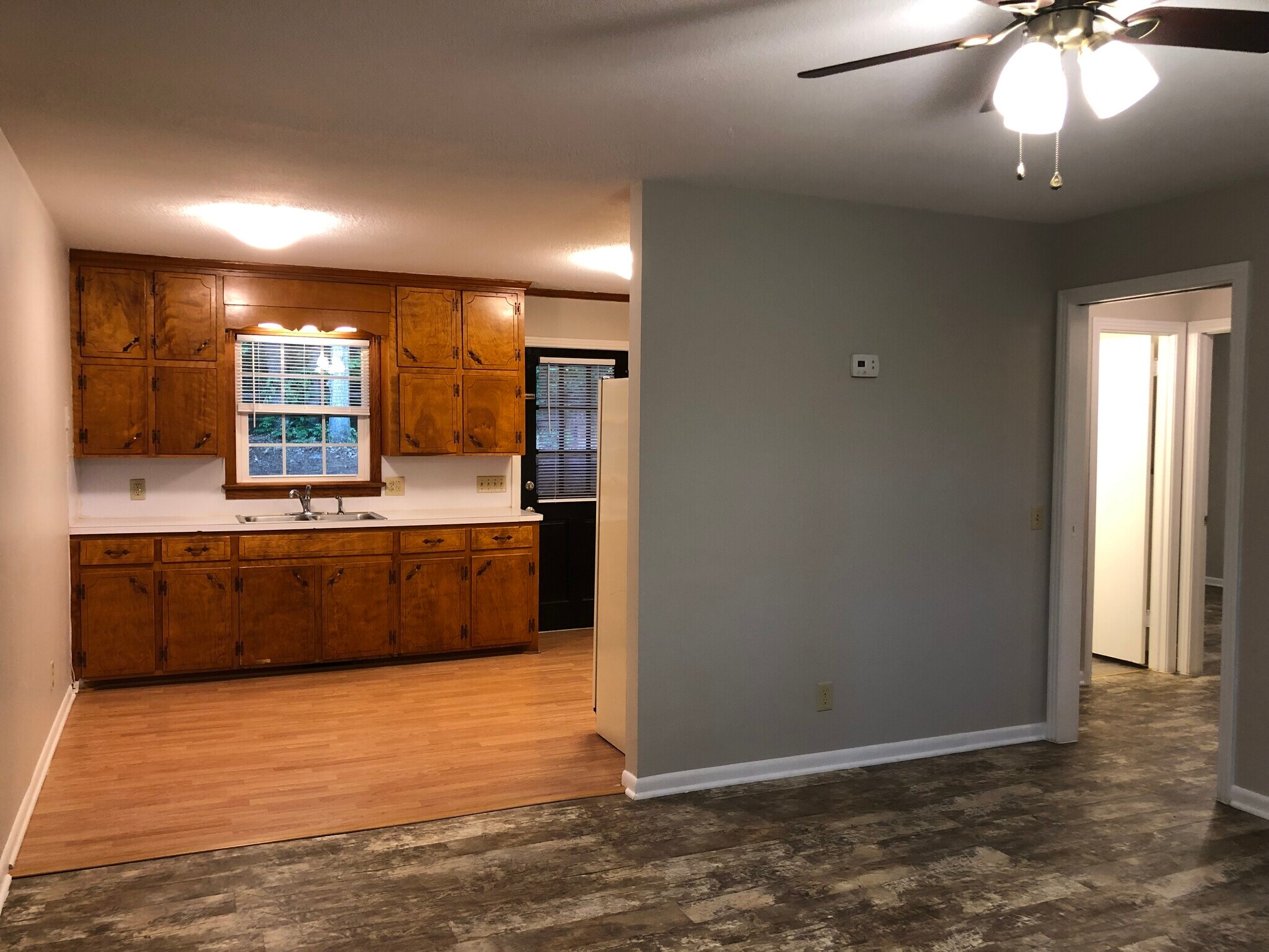 2928 Keith Dr, Sanford, NC à vendre Photo intérieure– Image 1 sur 5