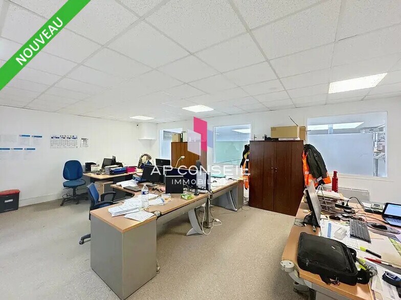 Local d’activités dans Voisins-le-Bretonneux à louer - Photo intérieure – Image 3 sur 5