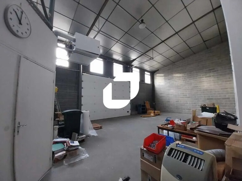 Local d’activités dans Jouars-Pontchartrain à louer - Photo intérieure – Image 3 sur 9