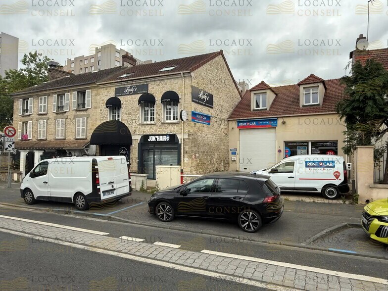 Local commercial dans SAINT-OUEN-L'AUMONE à vendre - Photo de l’immeuble – Image 2 sur 13