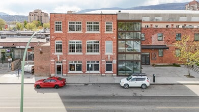 1264 Ellis St, Kelowna, BC à louer Photo de l’immeuble– Image 1 sur 12