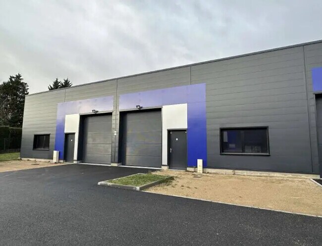 Plus de détails pour Industriel/Logistique à louer