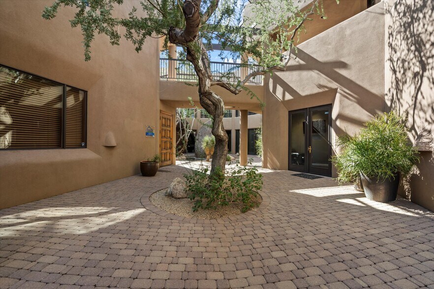 8712 E Vista Bonita Dr, Scottsdale, AZ à vendre - Photo de l’immeuble – Image 3 sur 32