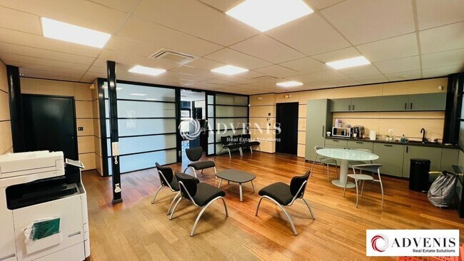 Plus de détails pour 9 Avenue Raymond Manaud, Bruges - Bureau à vendre