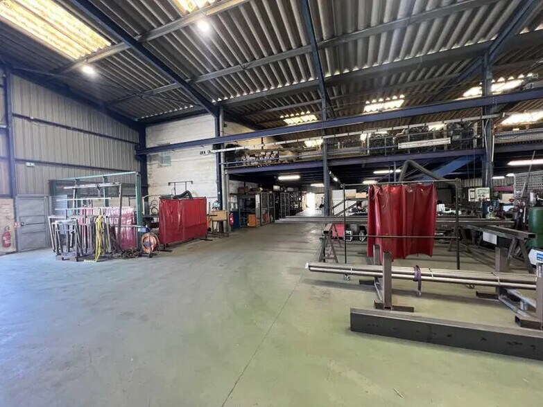Industriel/Logistique dans Mérignac à vendre - Photo de l’immeuble – Image 2 sur 8