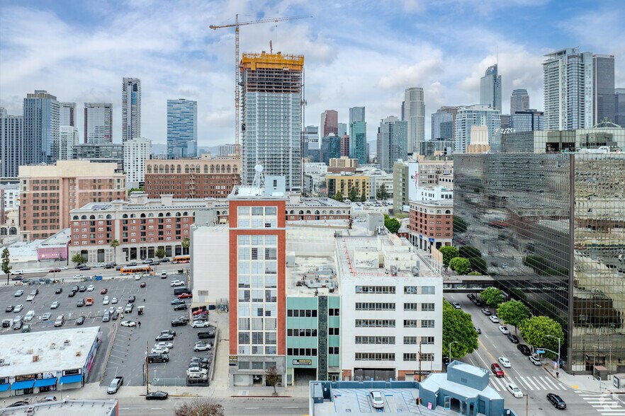 1011 S Los Angeles St, Los Angeles, CA à louer - Photo de l’immeuble – Image 3 sur 25