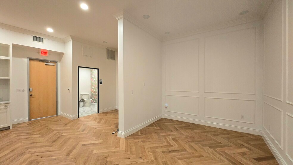 8701 Menchaca Rd, Austin, TX à vendre - Photo de l’immeuble – Image 2 sur 36
