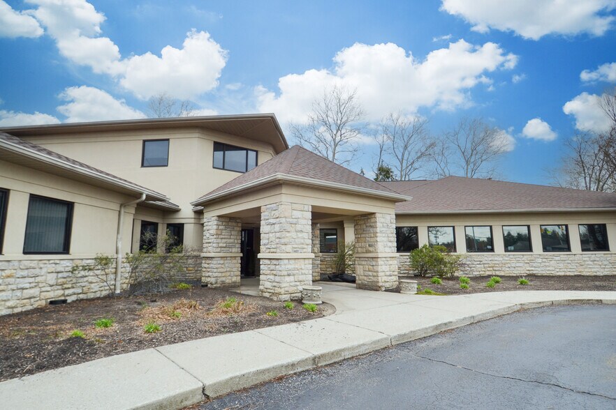 1830 Bethel Rd, Columbus, OH à louer - Photo de l’immeuble – Image 3 sur 4
