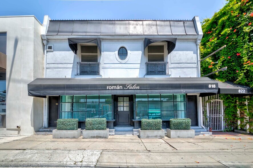 818 N La Cienega Blvd, Los Angeles, CA à louer - Photo de l’immeuble – Image 1 sur 8