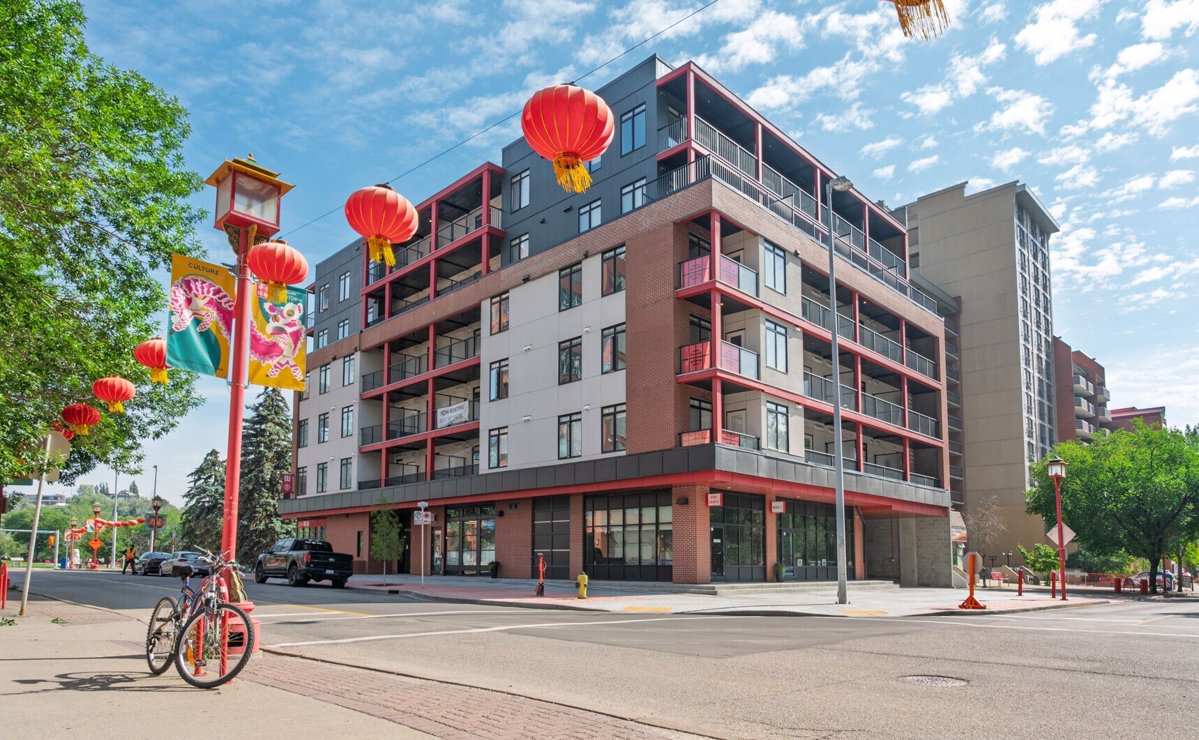 140 2 Av SW, Calgary, AB à louer Photo de l’immeuble– Image 1 sur 4