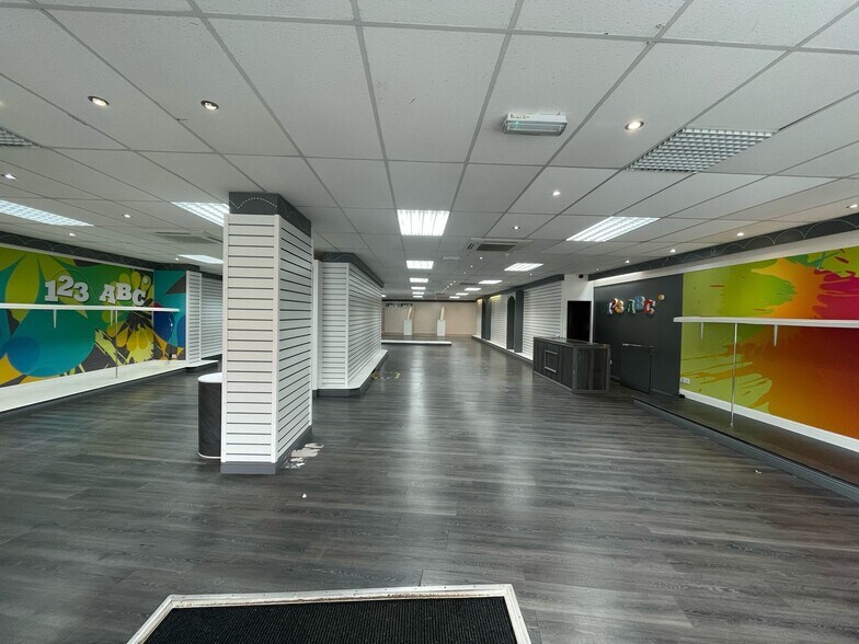 19-23 Titchfield St, Kilmarnock à louer - Photo de l’immeuble – Image 3 sur 6