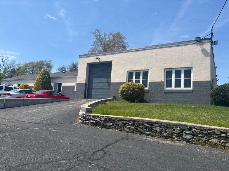 37 Tripps Ln, Riverside, RI à louer - Photo de l’immeuble – Image 2 sur 2