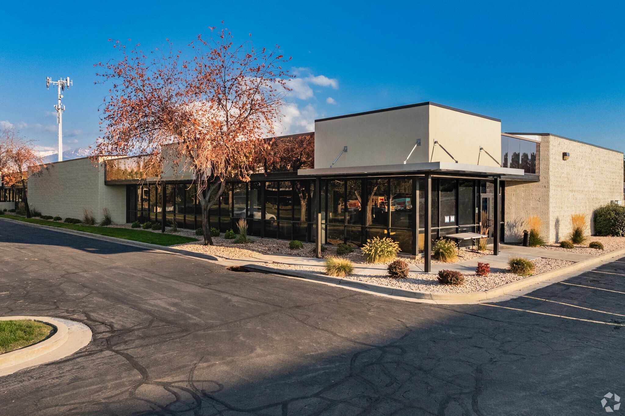 1105-1141 W 2400 S, Salt Lake City, UT à louer Photo principale– Image 1 sur 24