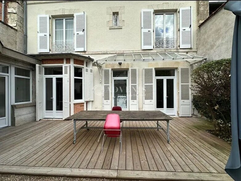 Bureau dans Orléans à louer - Photo de l’immeuble – Image 1 sur 9