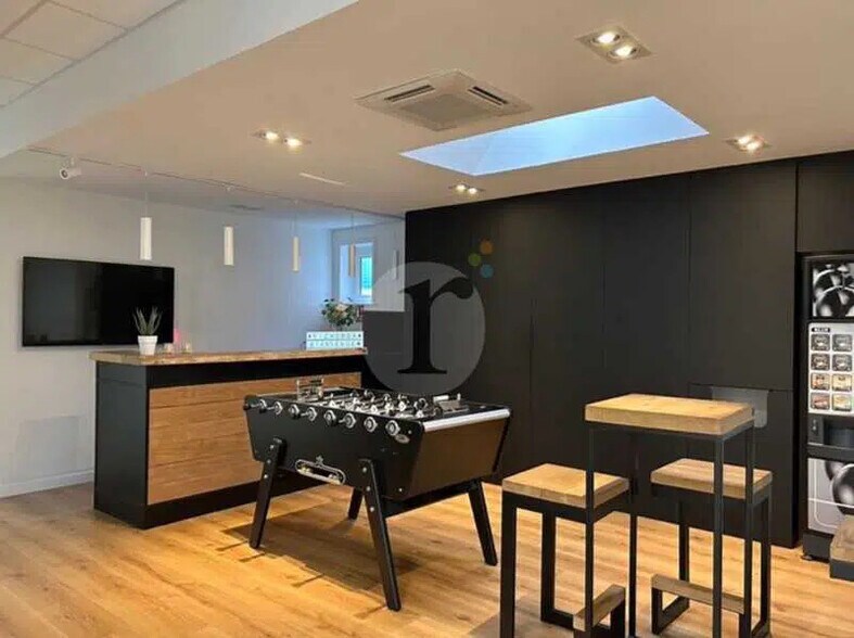 Bureau dans Templemars à vendre - Photo de l’immeuble – Image 1 sur 5