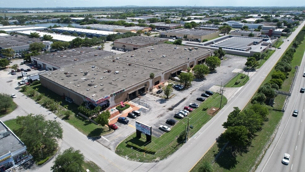 4900 NW 167th St, Miami Gardens, FL à vendre - Aérien – Image 2 sur 22