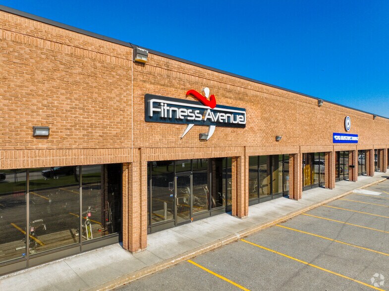 1300 Alness St, Vaughan, ON à louer - Photo de l’immeuble – Image 3 sur 4