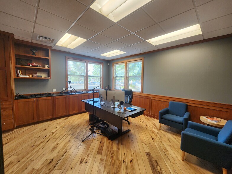 444 S Haskell St, Central Point, OR à louer - Photo de l’immeuble – Image 2 sur 26