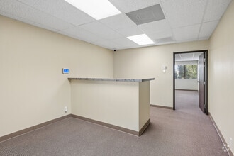 24953 Paseo De Valencia, Laguna Hills, CA à louer Photo intérieure– Image 2 sur 3