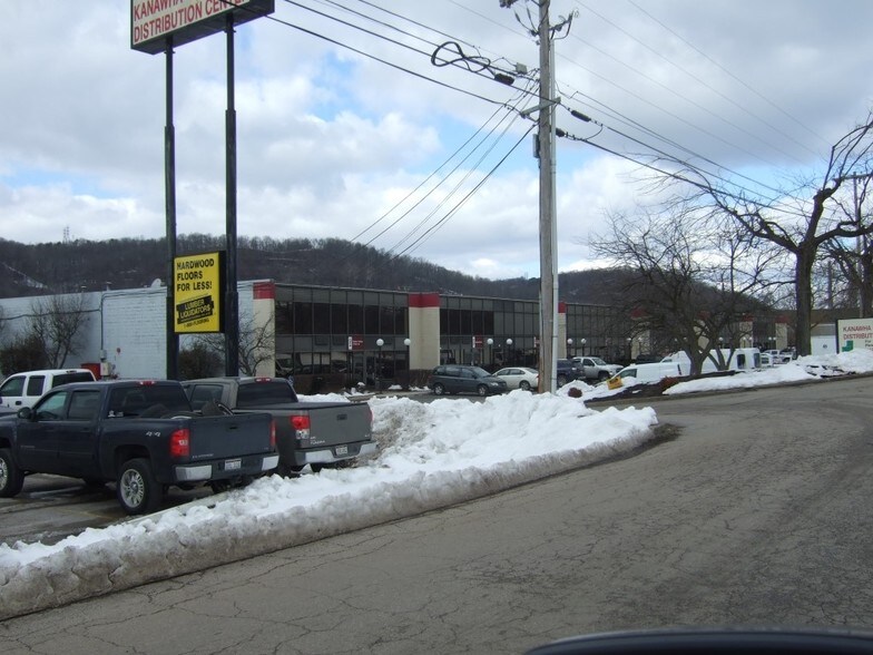 4210 1st Ave, Nitro, WV à vendre - Photo de l’immeuble – Image 2 sur 29