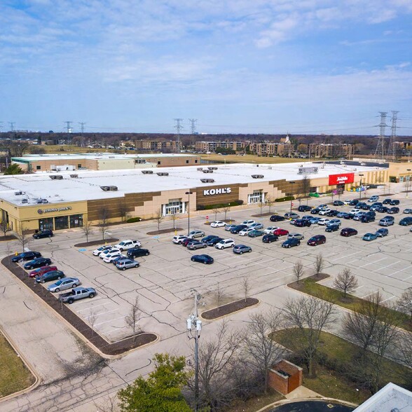 1500 S Elmhurst Rd, Mount Prospect, IL à louer - Photo de l’immeuble – Image 2 sur 8