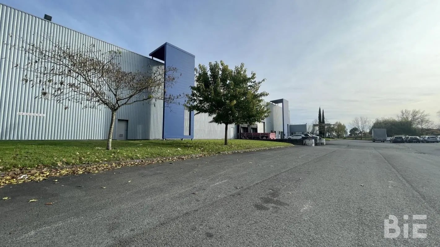 Bureau dans Blanquefort à louer Photo de l’immeuble– Image 1 sur 13