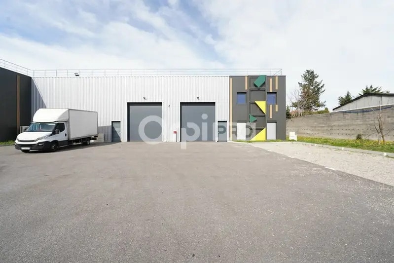 100 Rue De L'Industrie, Saint-Priest à louer Photo de l’immeuble– Image 1 sur 9