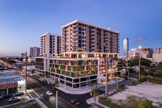 Plus de détails pour 2221 N Miami Ave, Miami, FL - Local commercial à louer