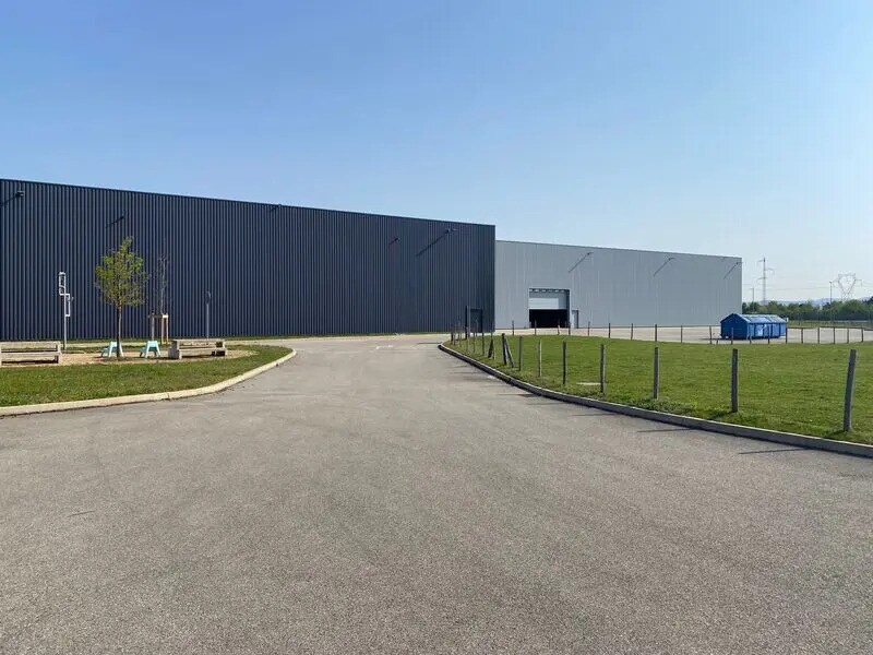 Bureau dans Satolas-et-Bonce à louer Photo de l’immeuble– Image 1 sur 10