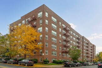 Plus de détails pour 855 E 7th St, Brooklyn, NY - Logement à vendre