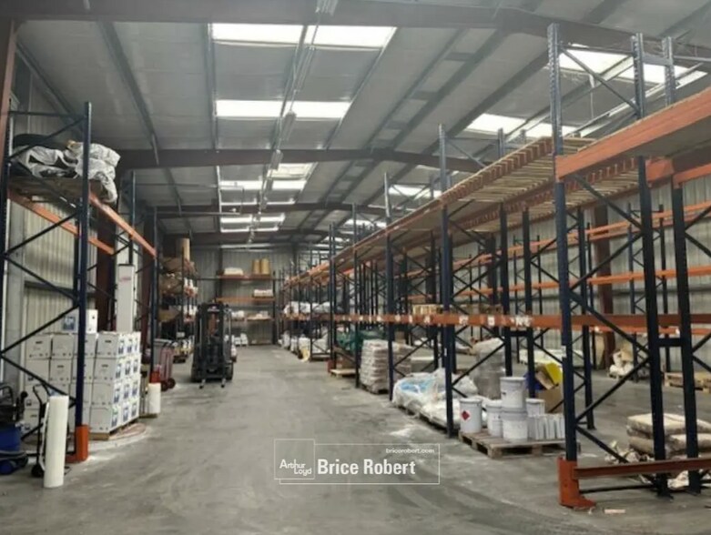 Industriel/Logistique dans Saint-Symphorien-d'Ozon à vendre - Photo intérieure – Image 2 sur 4