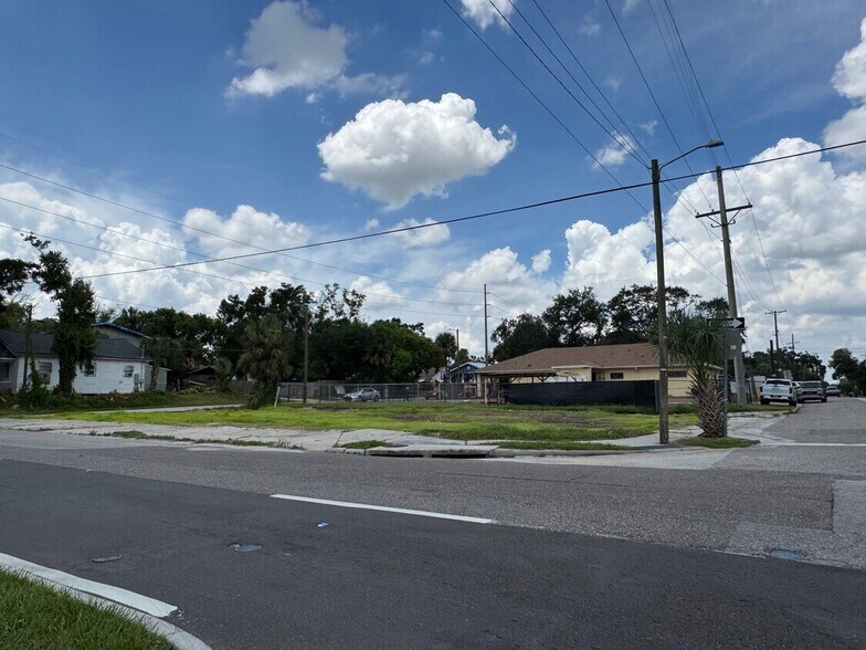 2804 E Columbus Dr, Tampa, FL à vendre - Photo de l’immeuble – Image 2 sur 6