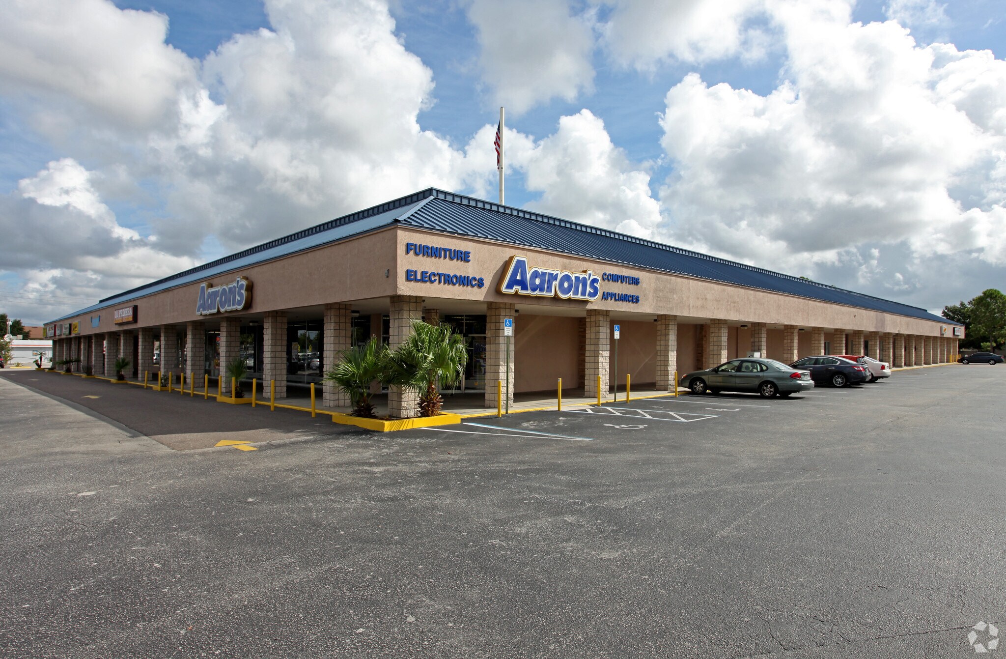 1-69 S Semoran Blvd, Orlando, FL à louer Photo principale– Image 1 sur 5
